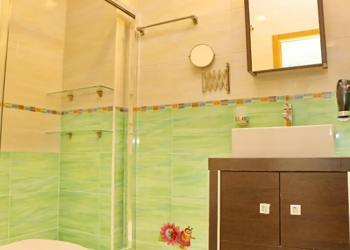 Teresa Planta Baja كونيل ذي لا فرونتيرا